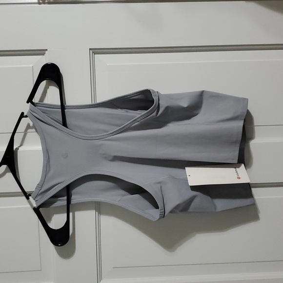 NWT Nulux Racerback Cropped Run Tank Sz 8 Ice Grey - Picture 2 of 3